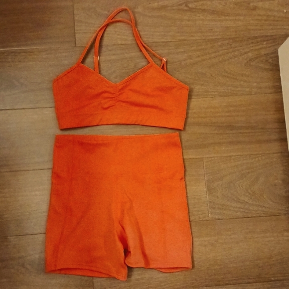 Wicked Weasel Activewear. NWOT. Sports Bra & Shorts w/Pockets. Small. Orange. - Picture 7 of 14